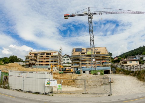 Wohnüberbauung "Summerau" im Zentrum von Beringen (SH). Die erste Etappe umfasst 16 grosszügige Eigentumswohnungen mit 3.5 + 4.5 Zimmern und hohem Ausbaustandard.