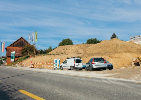 Wohnüberbauung "Summerau" im Zentrum von Beringen (SH). Die erste Etappe umfasst 16 grosszügige Eigentumswohnungen mit 3.5 + 4.5 Zimmern und hohem Ausbaustandard.