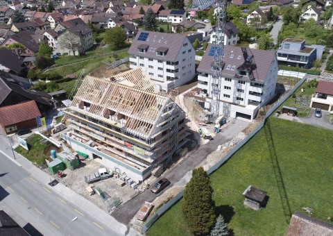 Wohnüberbauung "Summerau" im Zentrum von Beringen (SH). Die erste Etappe umfasst 16 grosszügige Eigentumswohnungen mit 3.5 + 4.5 Zimmern und hohem Ausbaustandard.