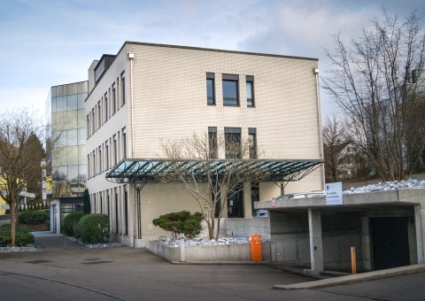 Gesundheitszentrum "Stauffacher" Schaffhausen. Am Rande der Altstadt von Schaffhausen vermieten wir auf Wunsch vollwertig ausgestattete Dienstleistungsflächen!