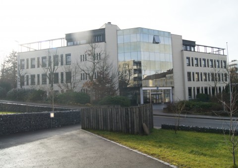 Gesundheitszentrum "Stauffacher" Schaffhausen. Am Rande der Altstadt von Schaffhausen vermieten wir auf Wunsch vollwertig ausgestattete Dienstleistungsflächen!