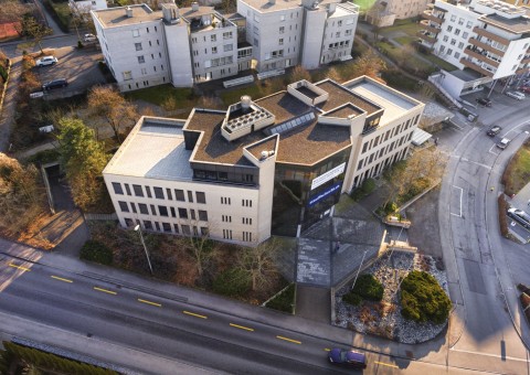 Gesundheitszentrum "Stauffacher" Schaffhausen. Am Rande der Altstadt von Schaffhausen vermieten wir auf Wunsch vollwertig ausgestattete Dienstleistungsflächen!